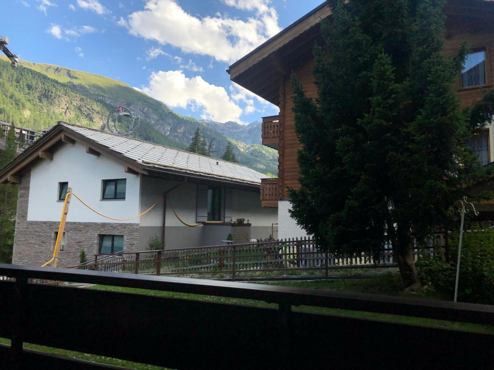 Snowflake-Ski In & Out Next To Matterhorn Express Zermatt Exterior photo
